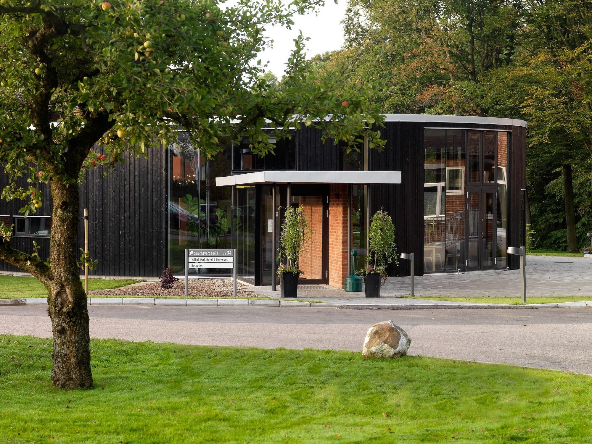 Best Western Valhall Park Hotell Ängelholm Extérieur photo